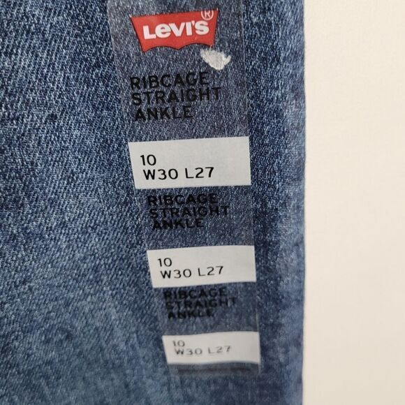 NEW 30 LEVI'S RIBCAGE STRAIGHT LEG ANKLE RIB CAGE SHORT JEANS 27 NWT - Picture 2 of 11